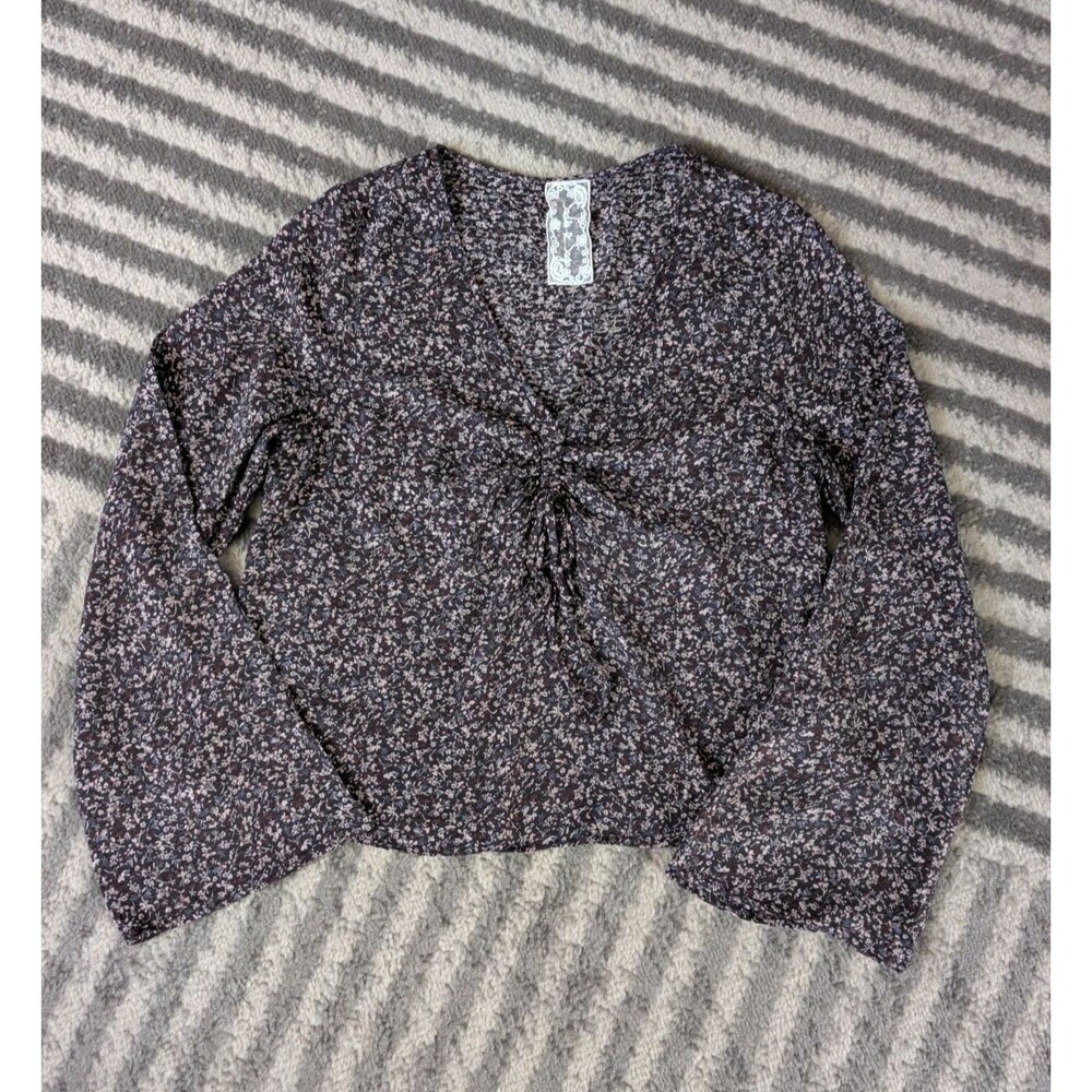 Sadie & Sage Floral Flare Crop Long Bell Sleeve Blouse